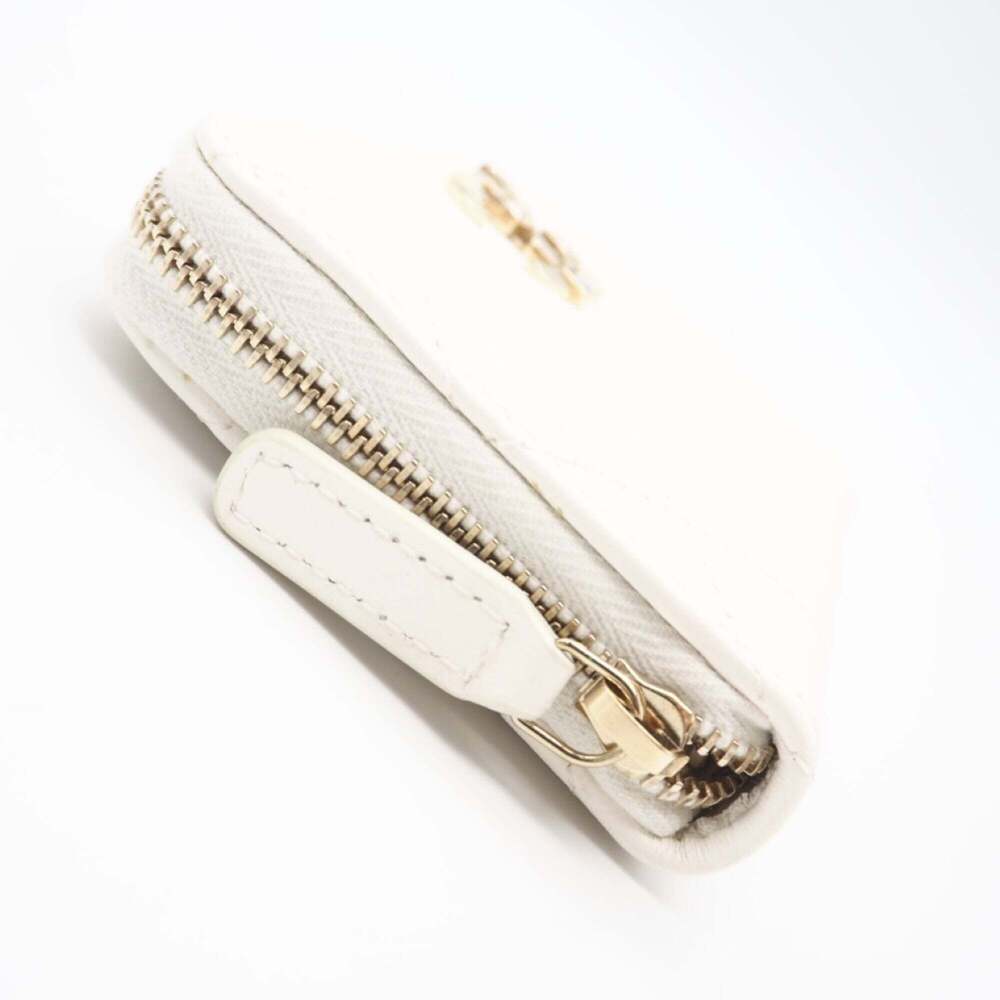 CHANEL Authentic White Lambskin Leather Wallet - Picture 8 of 12
